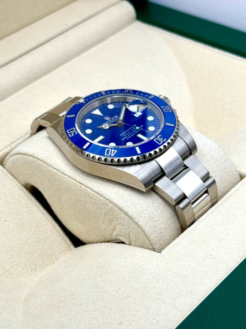 RLX Submariner Date Smurf 18ct 41mm White Gold / Blue