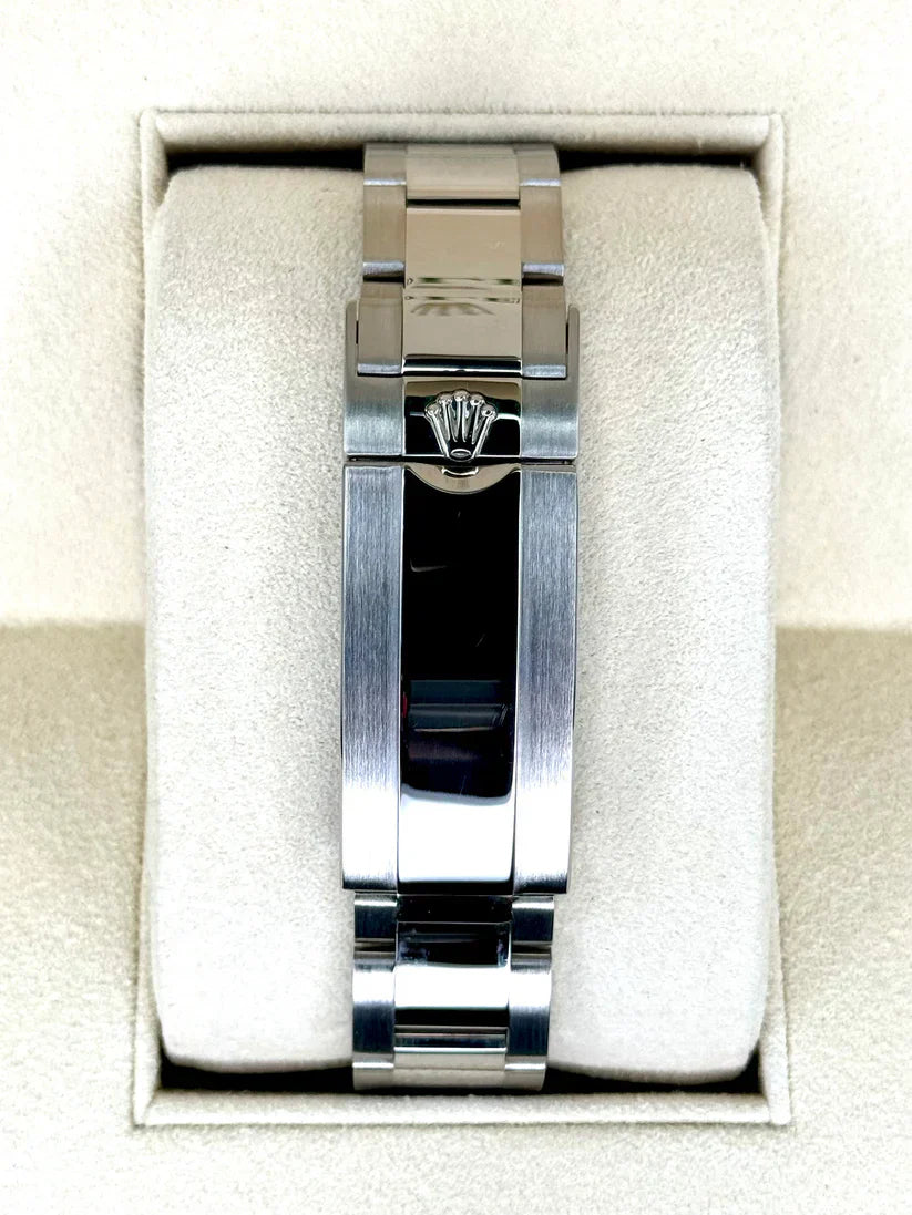 RLX Submariner Date Smurf 18ct 41mm White Gold / Blue