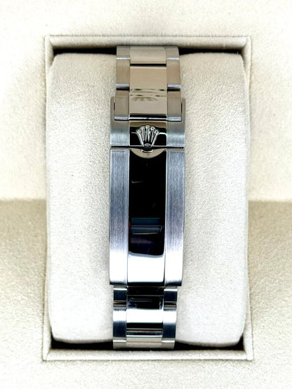 RLX Submariner Date Smurf 18ct 41mm White Gold / Blue