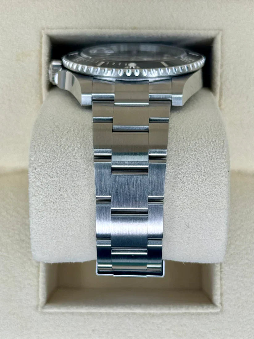 RLX Submariner 41mm Date Stainless Steel Black Dial Black Bezel