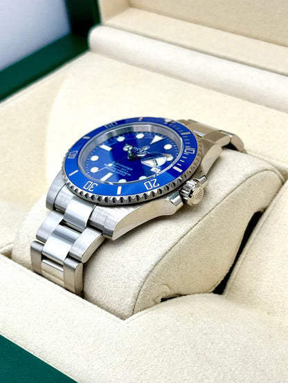 RLX Submariner Date Smurf 18ct 41mm White Gold / Blue